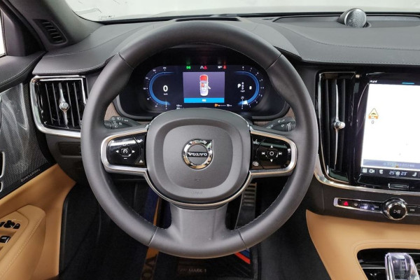 2022 Volvo S90 с пробегом 37 982 км