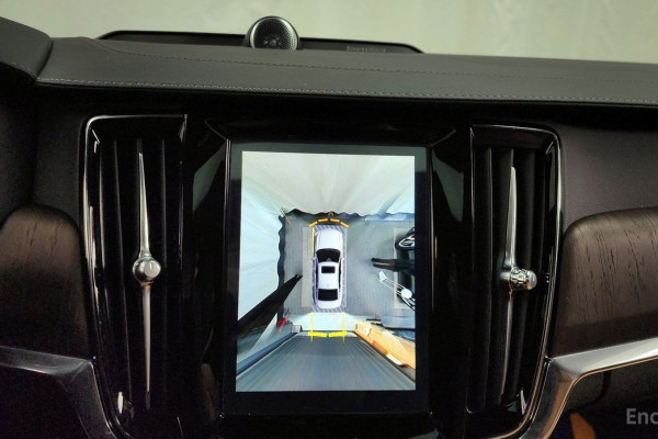 2022 Volvo S90 с пробегом 37 982 км