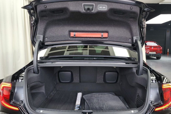 2022 Volvo S90 с пробегом 37 982 км