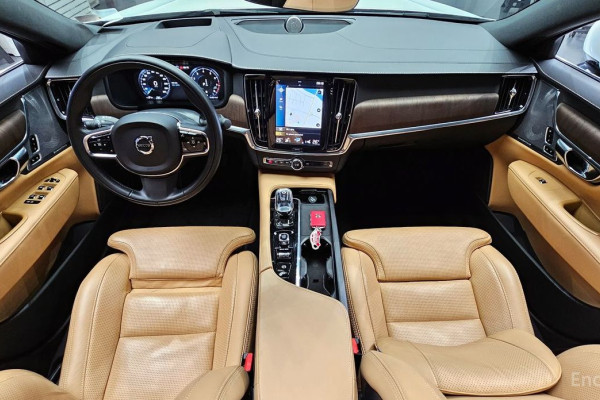 2021 Volvo S90 с пробегом 78 341 км