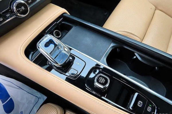 2022 Volvo S90 с пробегом 99 880 км