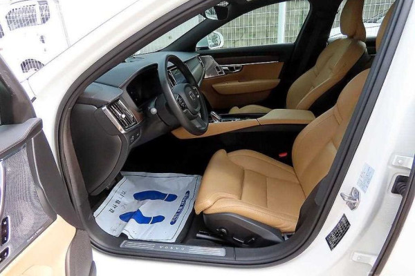 2022 Volvo S90 с пробегом 99 880 км