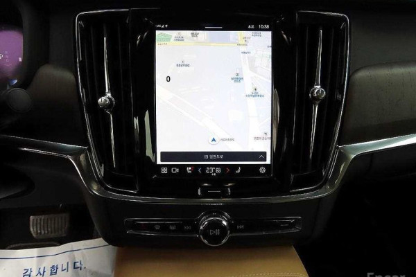 2022 Volvo S90 с пробегом 99 880 км