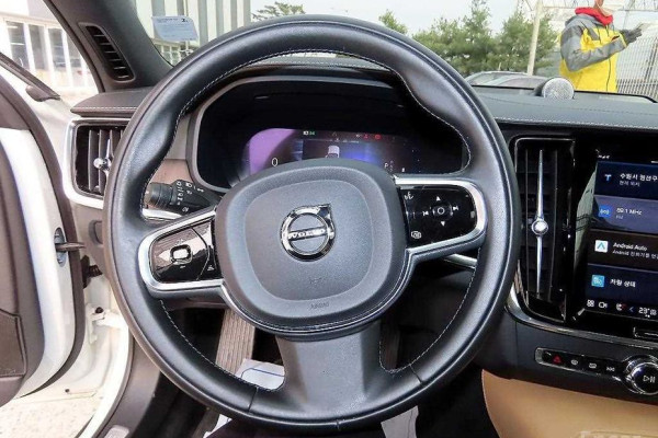 2022 Volvo S90 с пробегом 99 880 км
