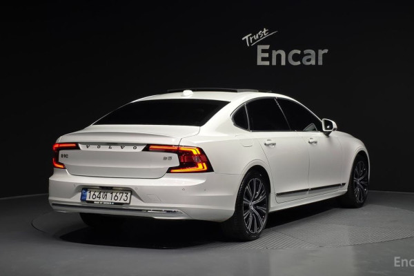 2022 Volvo S90 с пробегом 62 487 км