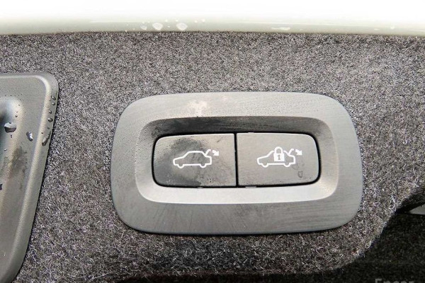 2022 Volvo S90 с пробегом 99 880 км