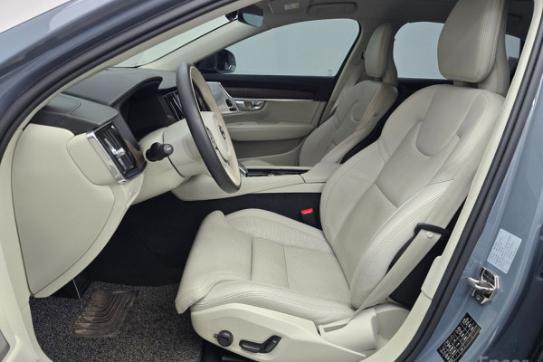 2022 Volvo S90 с пробегом 59 630 км