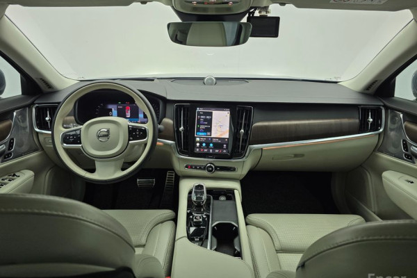 2022 Volvo S90 с пробегом 59 630 км