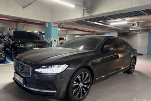 2021 Volvo S90 с пробегом 49 500 км