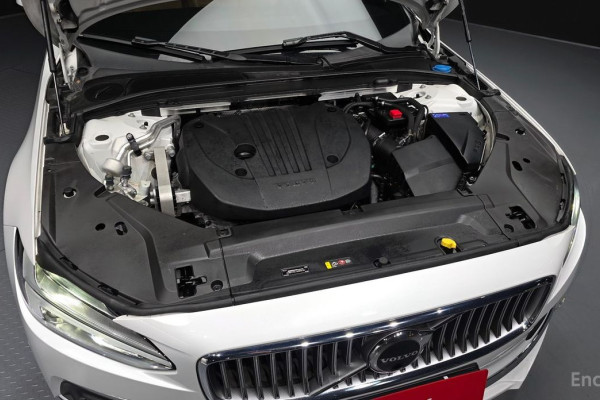 2022 Volvo S90 с пробегом 62 487 км