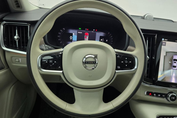 2022 Volvo S90 с пробегом 59 630 км