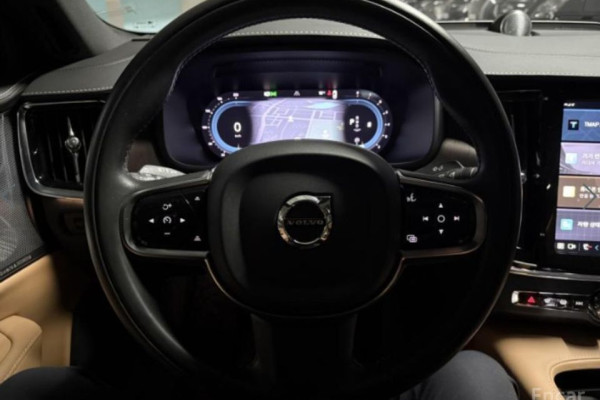 2021 Volvo S90 с пробегом 49 500 км