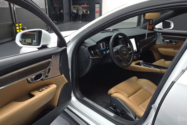 2022 Volvo S90 с пробегом 62 487 км