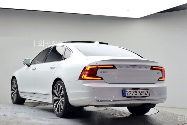 2022 Volvo S90 с пробегом 55 561 км