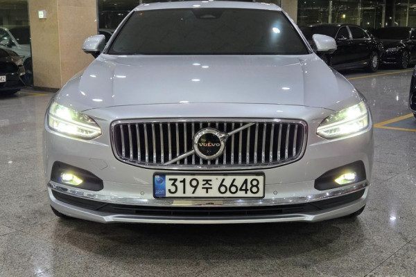2022 Volvo S90 с пробегом 51 624 км
