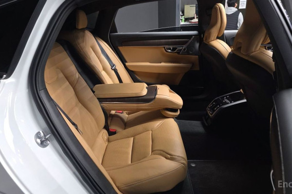 2022 Volvo S90 с пробегом 62 487 км