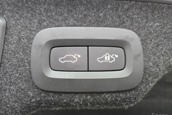 2022 Volvo S90 с пробегом 59 630 км