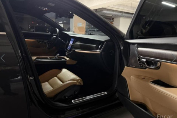 2021 Volvo S90 с пробегом 49 500 км