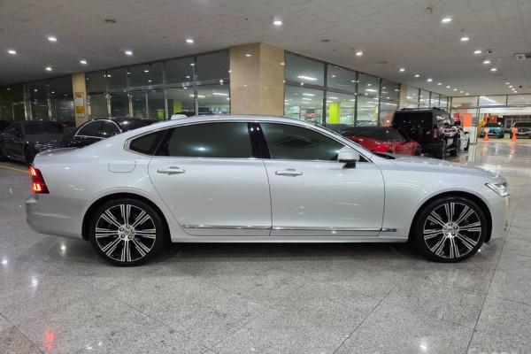 2022 Volvo S90 с пробегом 51 624 км