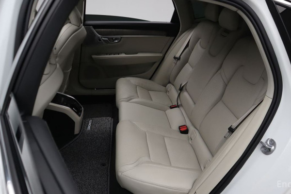 2022 Volvo S90 с пробегом 55 561 км