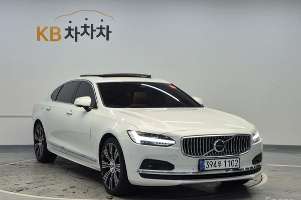 2022 Volvo S90 с пробегом 45 722 км