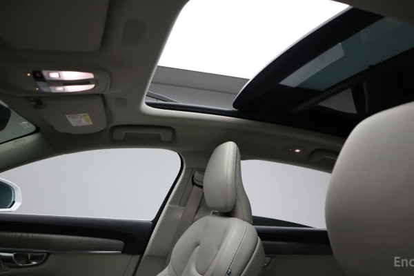 2022 Volvo S90 с пробегом 55 561 км