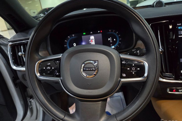 2022 Volvo S90 с пробегом 51 624 км