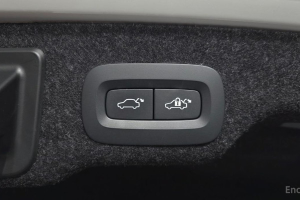 2022 Volvo S90 с пробегом 62 487 км