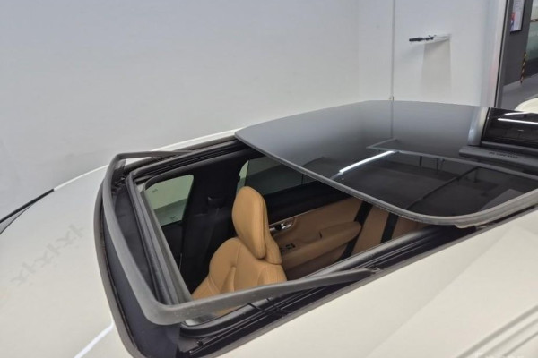 2022 Volvo S90 с пробегом 45 722 км