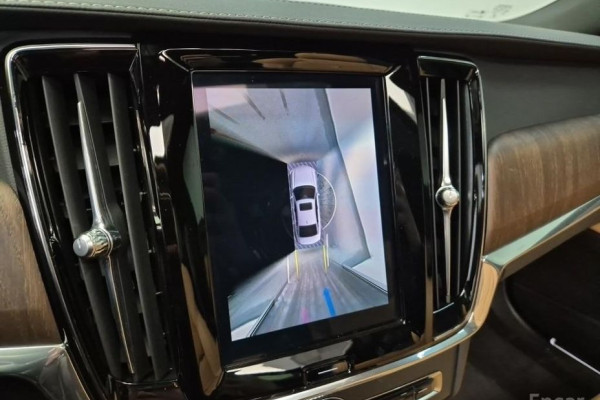 2022 Volvo S90 с пробегом 45 722 км