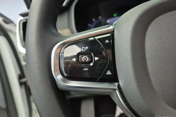 2022 Volvo S90 с пробегом 45 722 км