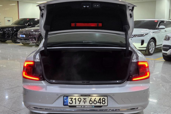 2022 Volvo S90 с пробегом 51 624 км