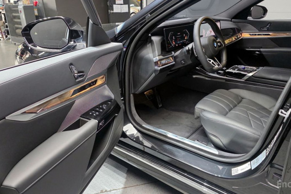 2025 BMW 7 серии с пробегом 18 758 км