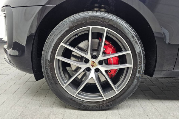 2022 Porsche Macan с пробегом 74 865 км