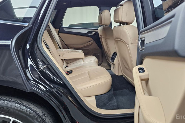 2022 Porsche Macan с пробегом 74 865 км