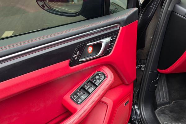 2021 Porsche Macan с пробегом 21 500 км