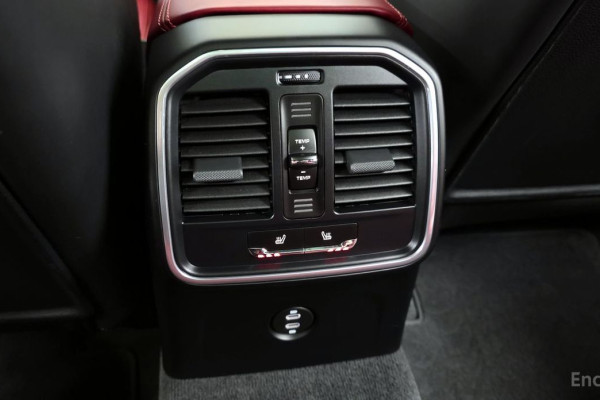 2022 Porsche Macan с пробегом 31 104 км