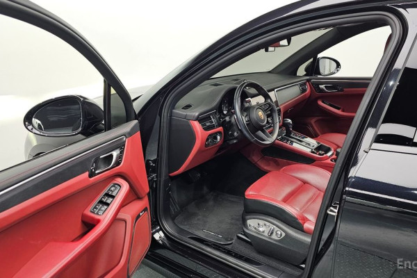 2022 Porsche Macan с пробегом 54 587 км