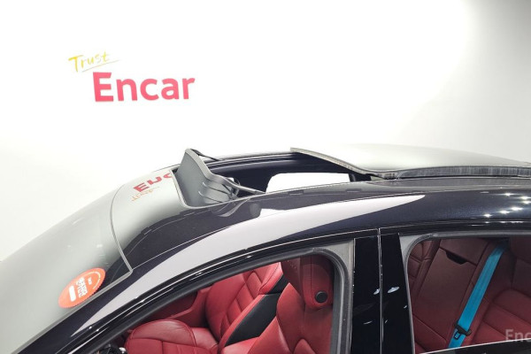 2022 Porsche Macan с пробегом 54 587 км