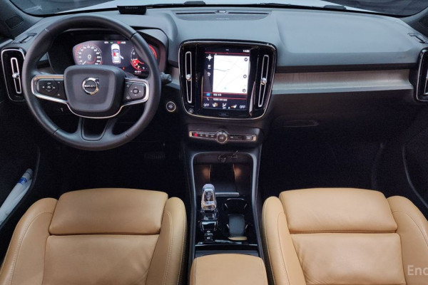 2020 Volvo XC40 с пробегом 97 720 км