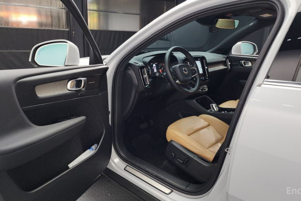 2020 Volvo XC40 с пробегом 97 720 км