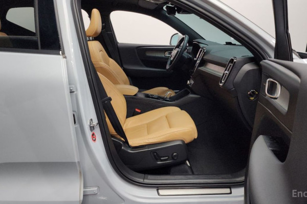 2020 Volvo XC40 с пробегом 97 720 км