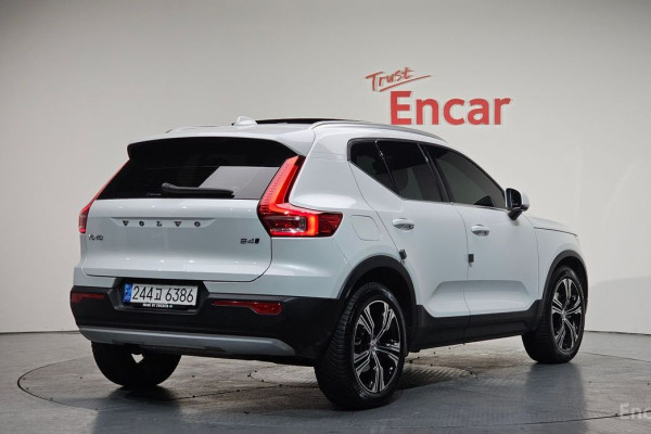2020 Volvo XC40 с пробегом 62 417 км