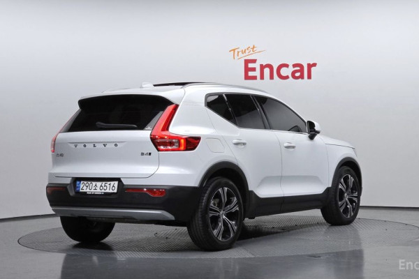 2021 Volvo XC40 с пробегом 74 360 км