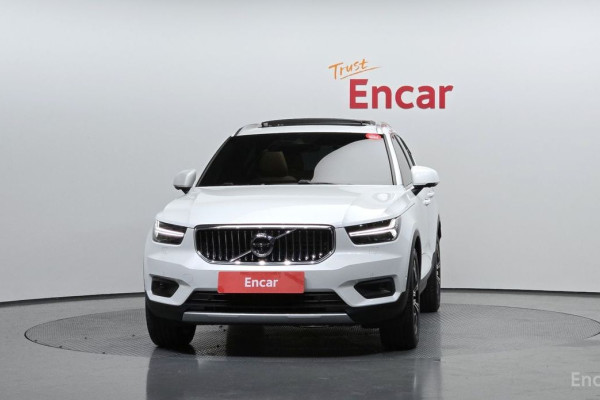 2021 Volvo XC40 с пробегом 74 360 км