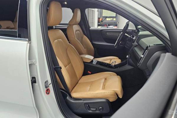 2020 Volvo XC40 с пробегом 62 417 км