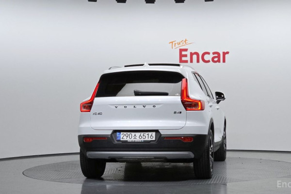 2021 Volvo XC40 с пробегом 74 360 км