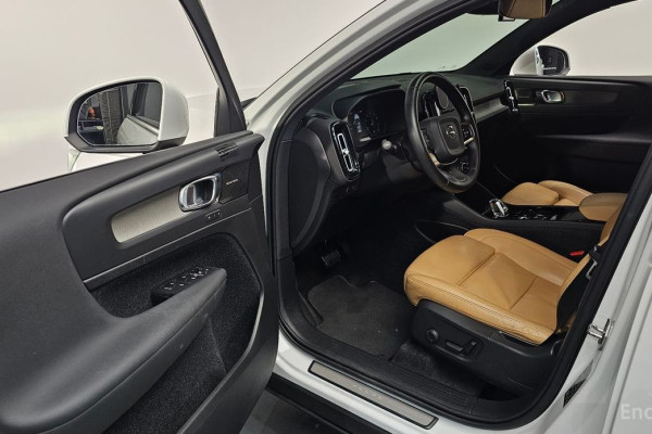 2020 Volvo XC40 с пробегом 62 417 км