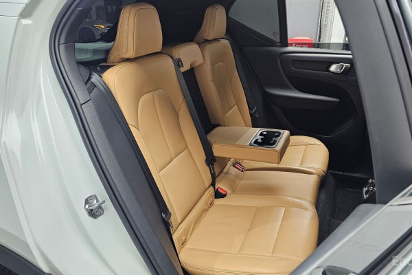 2020 Volvo XC40 с пробегом 62 417 км