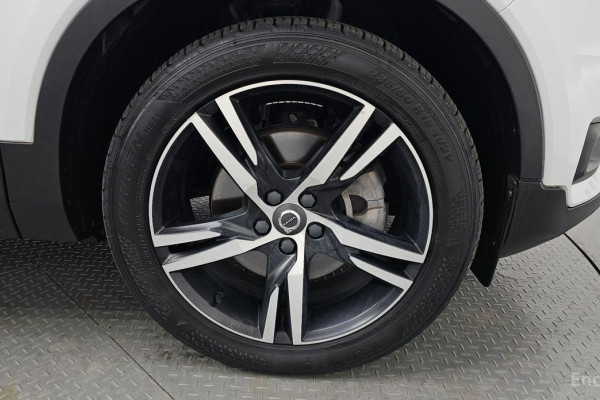 2021 Volvo XC40 с пробегом 64 458 км